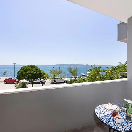 Skojo B Vila Kaštela
