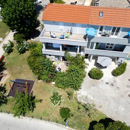 Skojo B * Kaštela